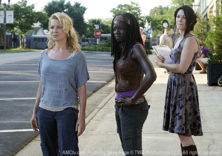 Por dentro de The Walking Dead: O elenco e os produtores comentam o episódio 3×03 – “Walk with Me”