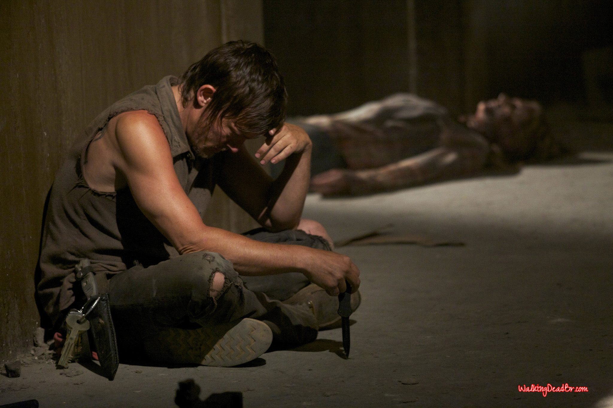 Novas imagens promocionais do episódio 6 – “Hounded” – mostra um Daryl triste