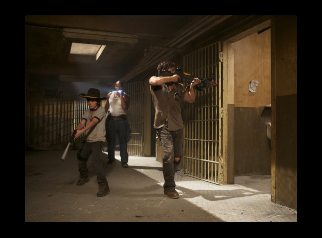 Novas fotos de The Walking Dead: Daryl está procurando pela Carol?