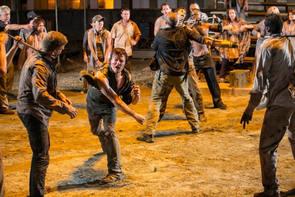 Novas imagens do episódio 9 – “The Suicide King” – Daryl e Merle se preparam para lutar contra a morte