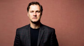 David Morrissey fala sobre O Governador, playlists e roupas de Elvis