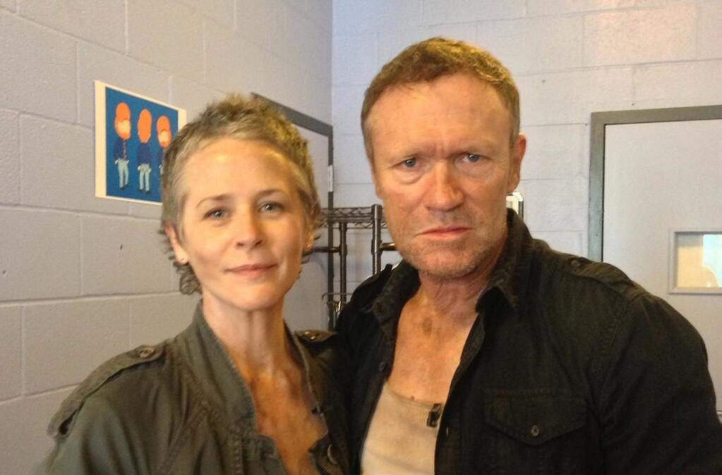 Carol e Merle de The Walking Dead invadem o Conan