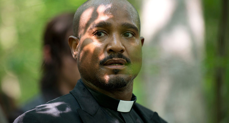 The Walking Dead Enquete: Seria a morte o melhor caminho para o Padre Gabriel na série?