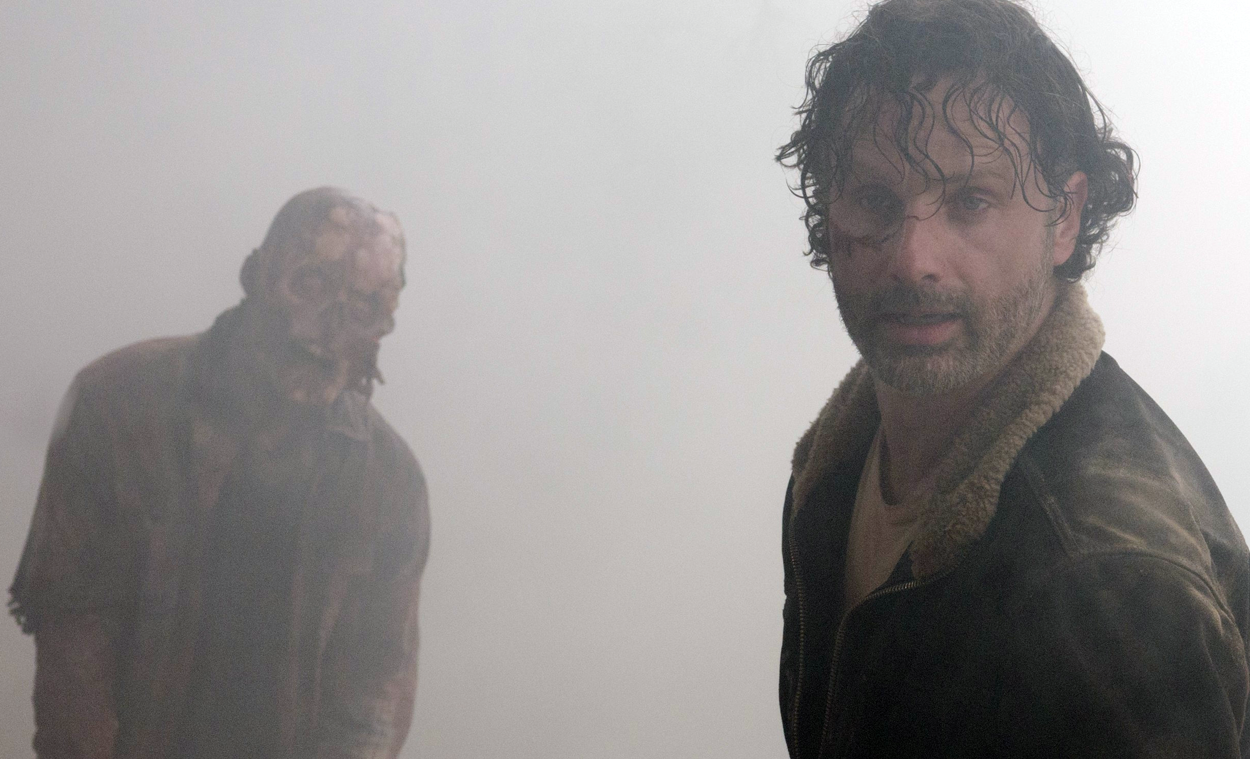 Estreia da 7ª temporada de The Walking Dead é eleito o episódio mais memorável de 2016 pelo New York Times