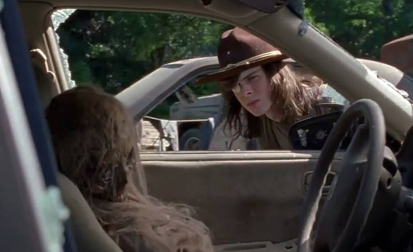 Nova prévia do episódio de estreia da 8ª temporada de The Walking Dead faz referência a primeira cena da série