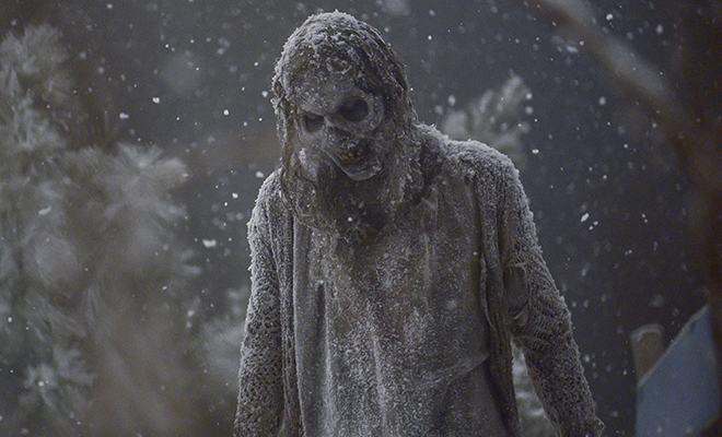 Zumbis na neve são destaque nas imagens do último episódio da 9ª temporada de The Walking Dead