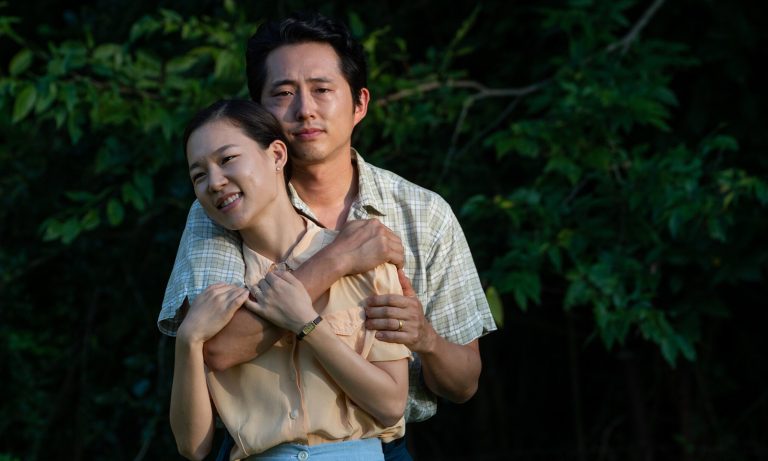 Steven Yeun como Jacob Yi em imagem de Minari