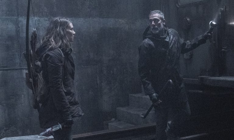 Maggie e Negan se encaram no episódio 1 - Acheron: Part I da 11ª temporada de The Walking Dead