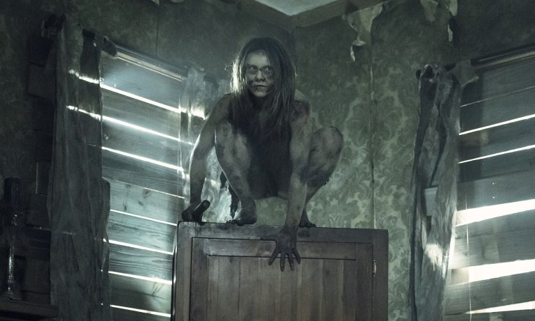 Um dos selvagens que aparece no episódio 6 da 11ª temporada de The Walking Dead.