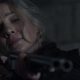 Leah apontando sua arma no episódio 7 da 11ª temporada de The Walking Dead.