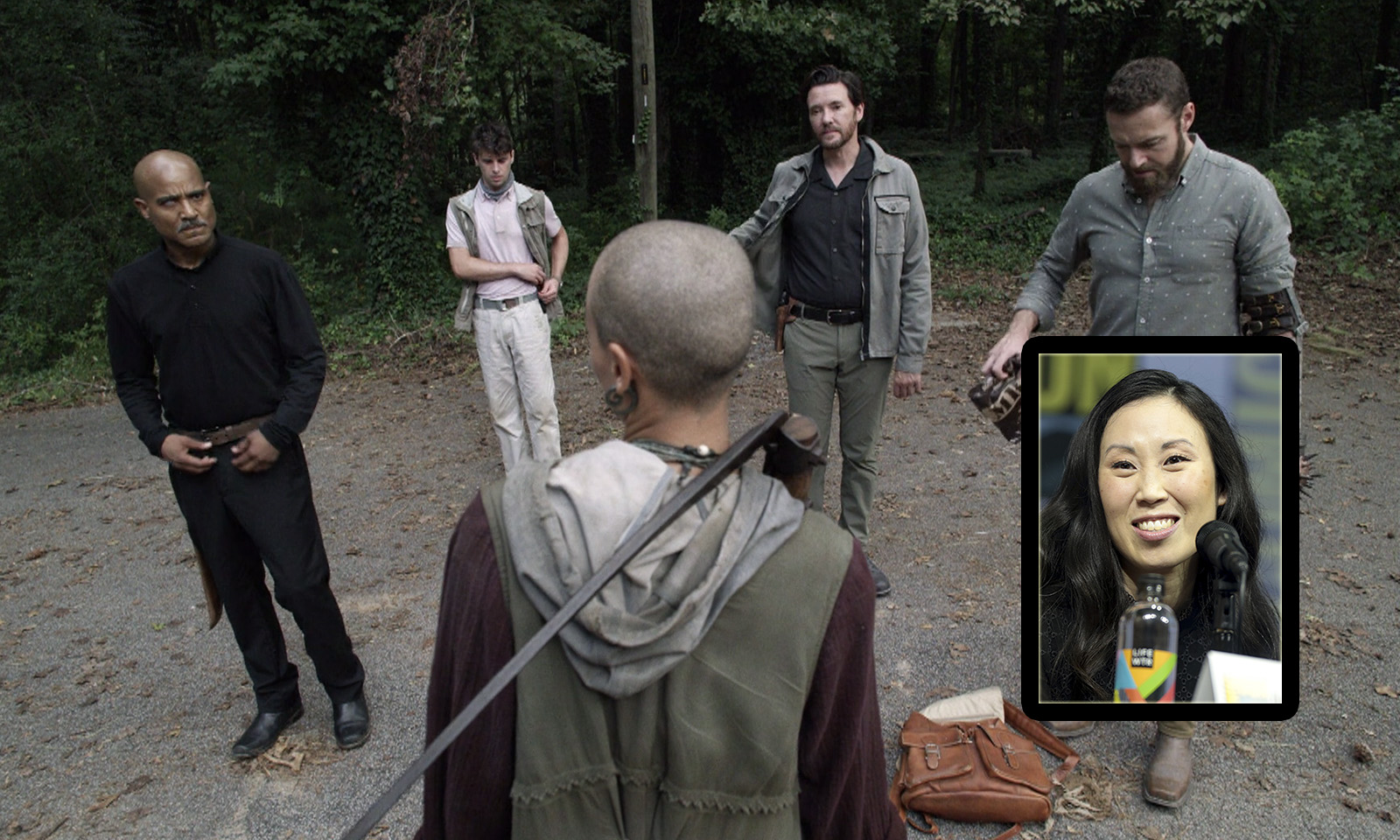 Montagem mostrando Gabriel, Aaron, Toby e Jesse conversando com uma desconhecida do novo grupo no episódio 13 da 11ª temporada de The Walking Dead e a showrunner Angela Kang.