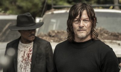 Daryl e Gabriel de fundo em cena do episódio 16 da 11ª temporada de The Walking Dead.