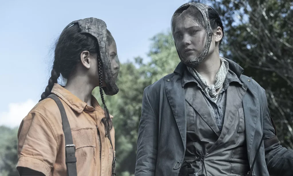 Mo e Dove conversando em cena do Episódio 3 da 8ª temporada de Fear the Walking Dead.