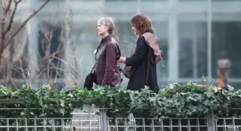 Melissa McBride, a Carol, é flagrada em gravações de The Walking Dead: Daryl Dixon