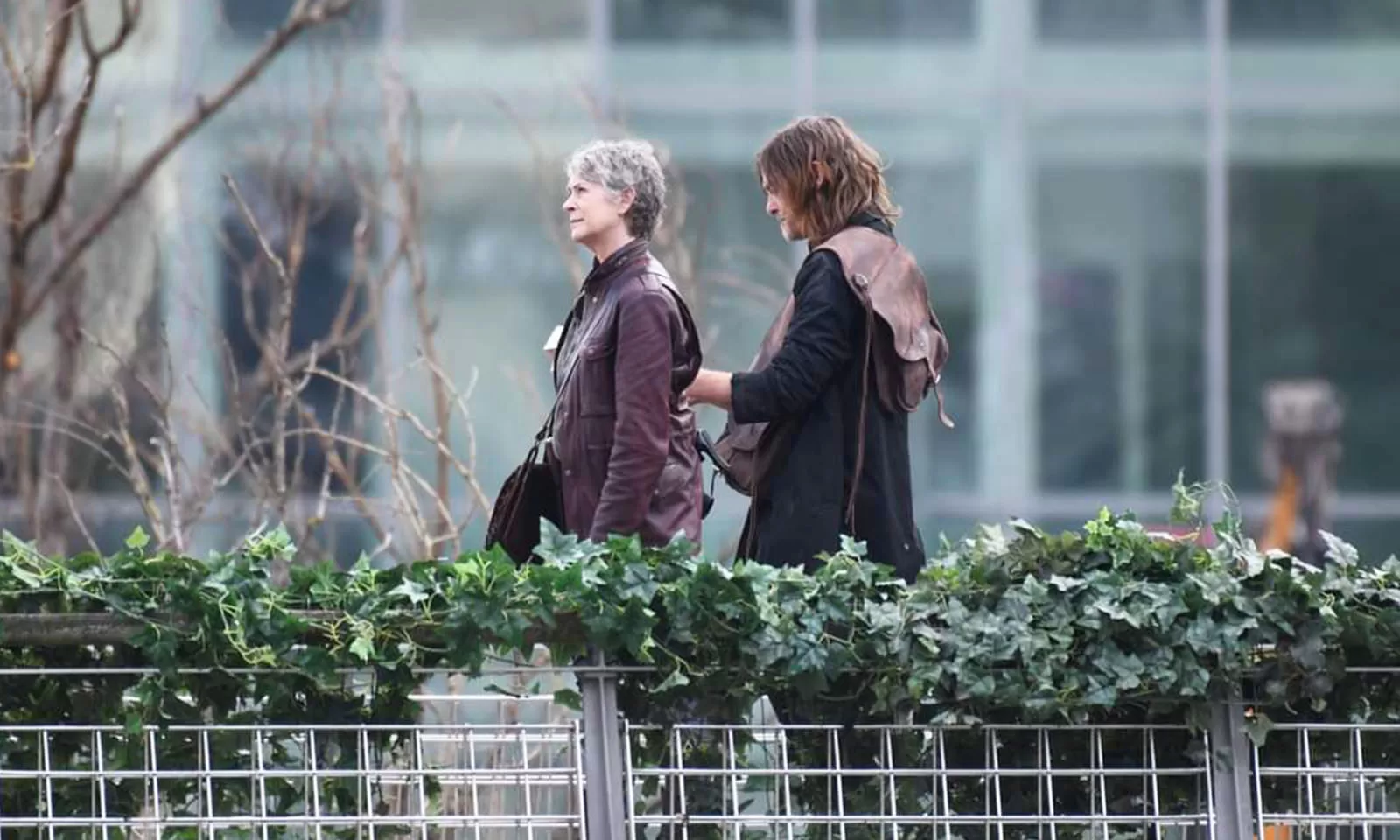 Melissa McBride, a Carol, é flagrada em gravações de The Walking Dead: Daryl Dixon
