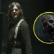 Montagem com imagem de Daryl e um zumbi variante em um dos próximos episódios da 1ª temporada de The Walking Dead: Daryl Dixon.