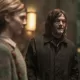 Daryl e Isabelle em Paris em cena do episódio 3 da 1ª temporada de The Walking Dead: Daryl Dixon.