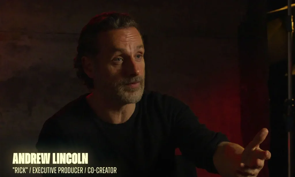 Andrew Lincoln (Rick) em entrevista para o especial "Por Dentro do Episódio" do Episódio 3 de The Walking Dead: The Ones Who Live.