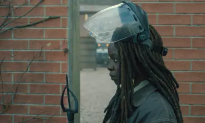Michonne como consignatária da CRM em cena do Episódio 3 de The Walking Dead: The Ones Who Live.