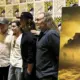 David Zabel, Greg Nicotero, Norman Reedus, Melissa McBride e Louis Puech Scigliuzzi juntos posando para as fotos de jornalistas durante a coletiva de imprensa de The Walking Dead: Daryl Dixon - The Book of Carol na San Diego Comic-Con 2024.