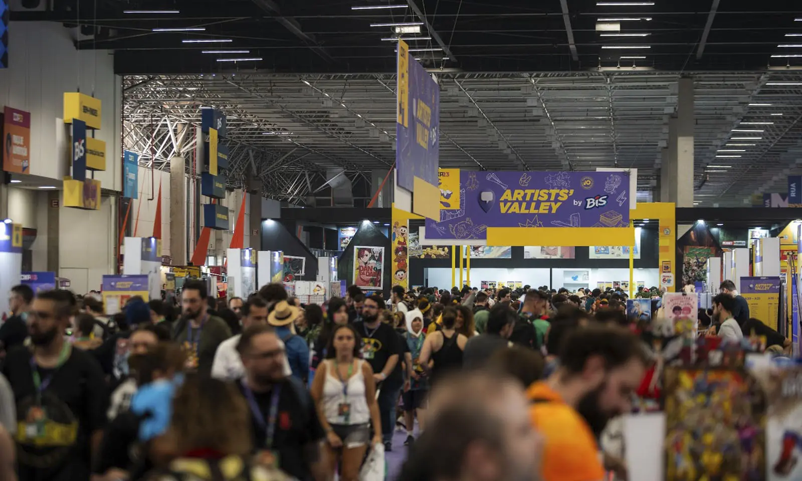 CCXP24 anuncia valores do 2º lote de ingressos e dois quadrinistas para o Artists' Valley