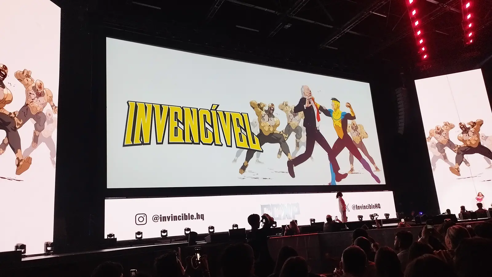 Painel de invencível na CCXP24