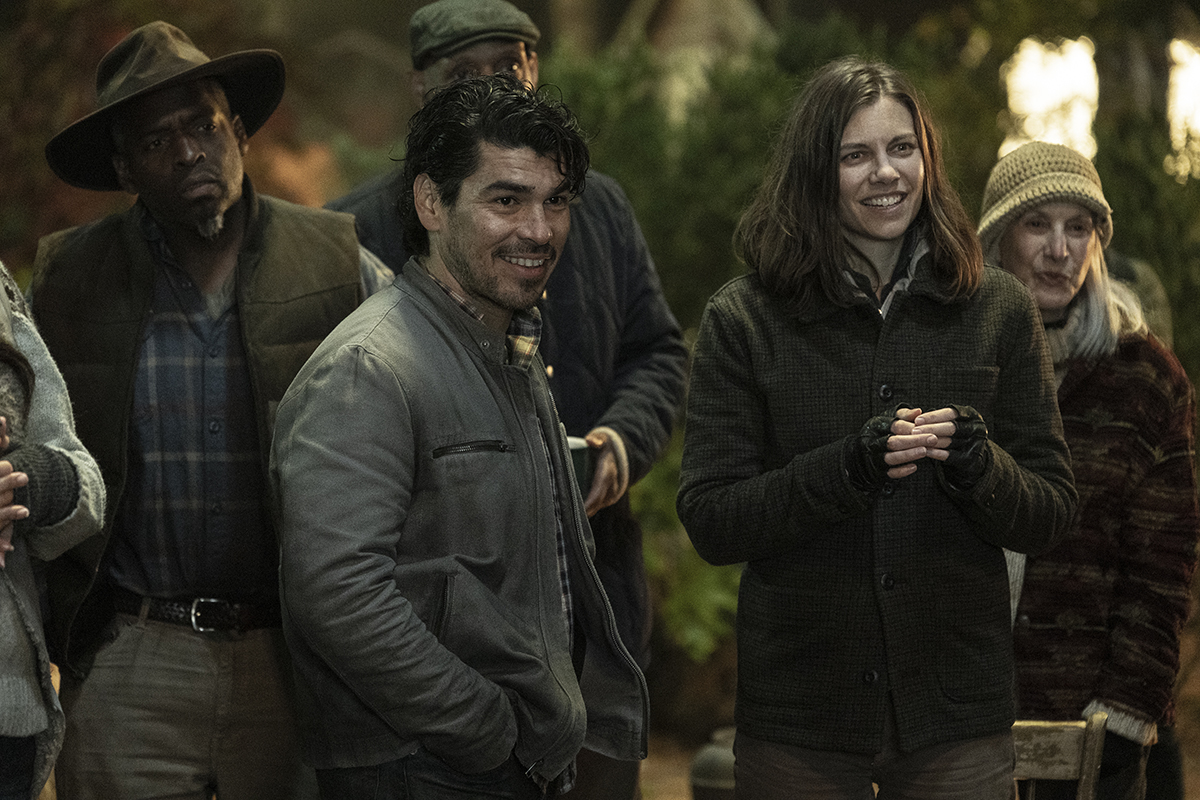 Maggie e Luis no Episódio 4 da 3ª temporada de The Walking Dead: Dead City.