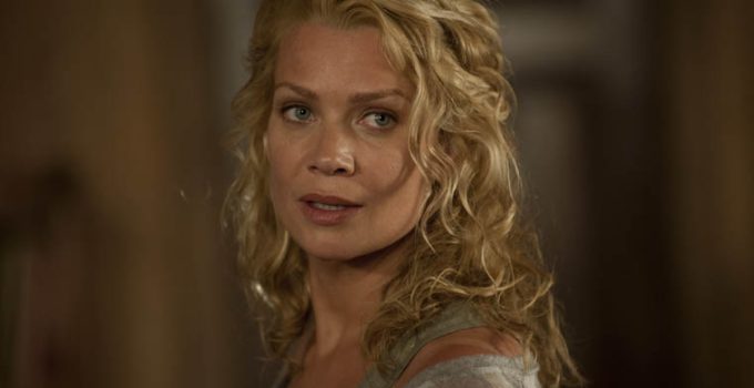 Andrea (Laurie Holden)