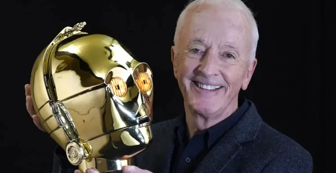 CCXP23 | Anthony Daniels, o C-3PO de Star Wars, é confirmado no evento