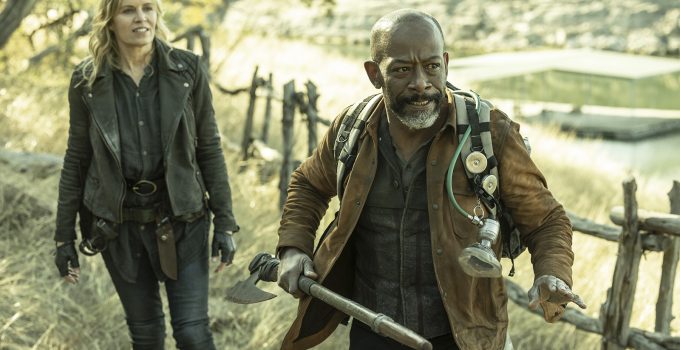 Morgan e Madison andando no último episódio da 7ª temporada de Fear the Walking Dead.