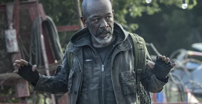 Morgan se rendendo em cena do episódio 1 da 8ª temporada de Fear the Walking Dead.