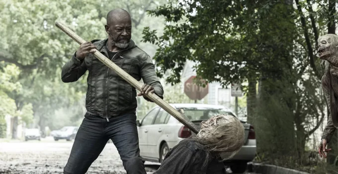 Morgan matando um zumbi com seu bastão em cena do Episódio 4 da 8ª Temporada de Fear the Walking Dead.