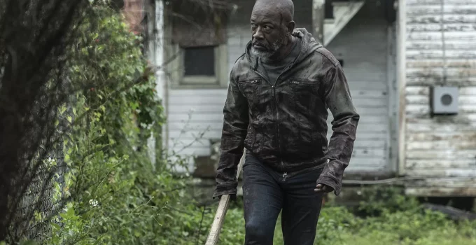 Morgan com cara de bravo segurando seu bastão em cena do Episódio 4 da 8ª temporada de Fear the Walking Dead.