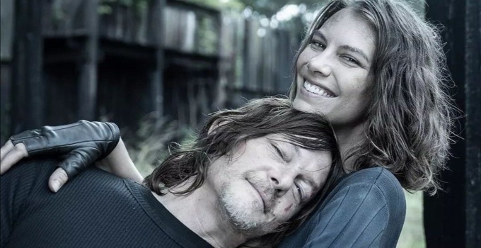 Norman Reedus como Daryl Dixon e Lauren Cohan como Maggie nos bastidores das gravações de The Walking Dead.