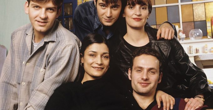 Série de TV dos Anos 90 com Grande Estrela de The Walking Dead Está de Volta Depois de 30 anos