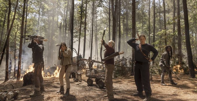 sobreviventes de the walking dead armados e prontos para o combate em imagem da 10ª temporada