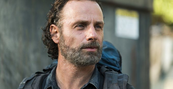 Andrew Lincoln como Rick Grimes em imagem da 8ª temporada de The Walking Dead