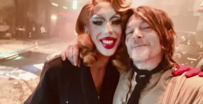 Paloma ao lado de Norman Reedus no set de The Walking Dead: Daryl Dixon na França.