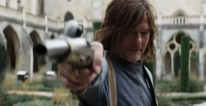 Daryl apontando uma arma em cena da 1ª temporada de The Walking Dead: Daryl Dixon.