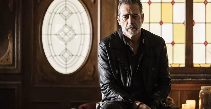 Negan reflexivo em cena do Episódio 4 da 1ª temporada de The Walking Dead: Dead City.