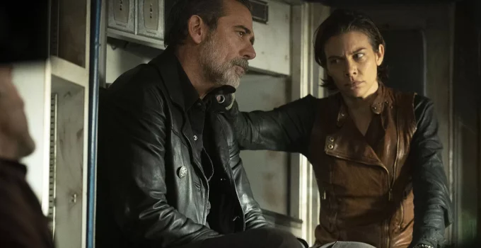 Maggie com uma faca no pescoço de Negan enquanto o encara em cena do Episódio 6 da 1ª temporada de The Walking Dead: Dead City.