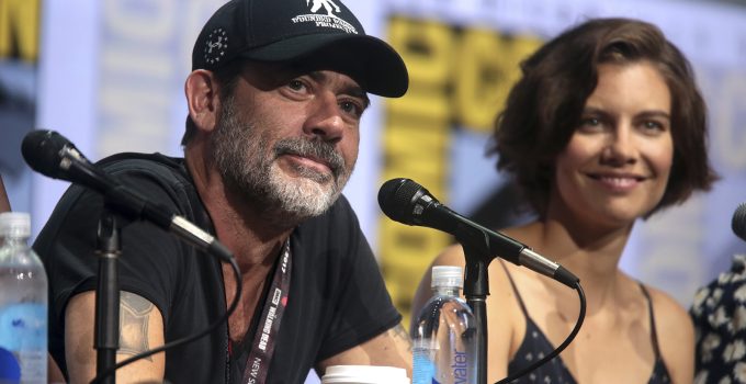 Jeffrey Dean Morgan e Lauren Cohan no painel de The Walking Dead na San Diego Comic Con