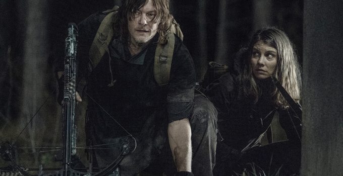 Daryl e Maggie escondidos na floresta no episódio 2 da 11ª temporada de The Walking Dead.