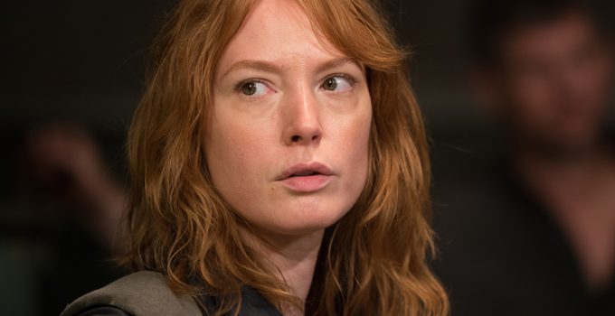 the-walking-dead-s06e13-alicia-witt-vila-paula