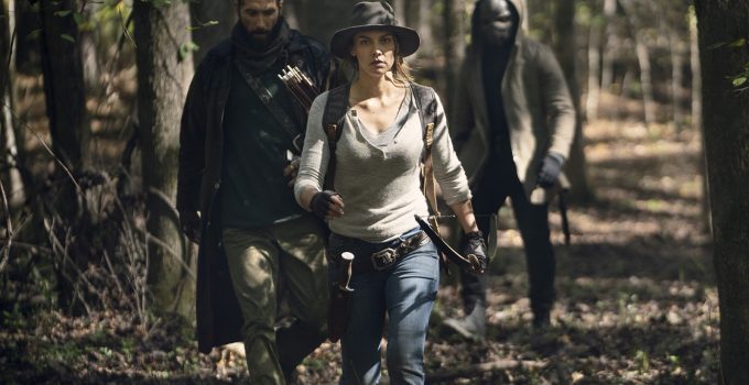 Maggie, Cole e Elijah andando na floresta em imagem do 17º episódio da 10ª temporada de The Walking Dead