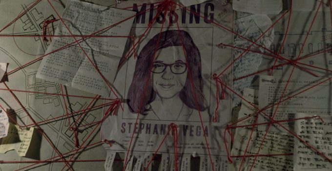 Quadro de informações com pistas sobre Stephanie que aparece no episódio 11 da 11ª temporada de The Walking Dead.