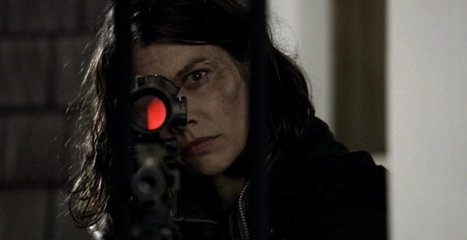 Maggie mirando com sua arma em cena do episódio 24 da 11ª temporada de The Walking Dead.