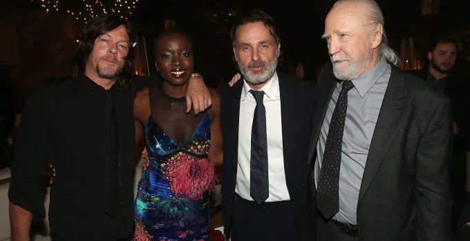 Norman Reedus, Danai Gurira, Andrew Lincoln e Scott Wilson na festa do episódio 100 de The Walking Dead.