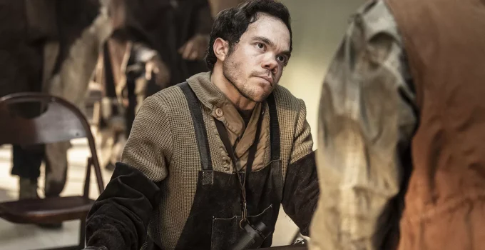 Matthew Jeffers como Nat em imagem promocional de The Walking Dead: The Ones Who Live.