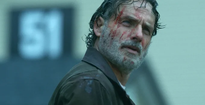 Rick sujo de sangue e olhando para cima em cena do Episódio 1 de The Walking Dead: The Ones Who Live.